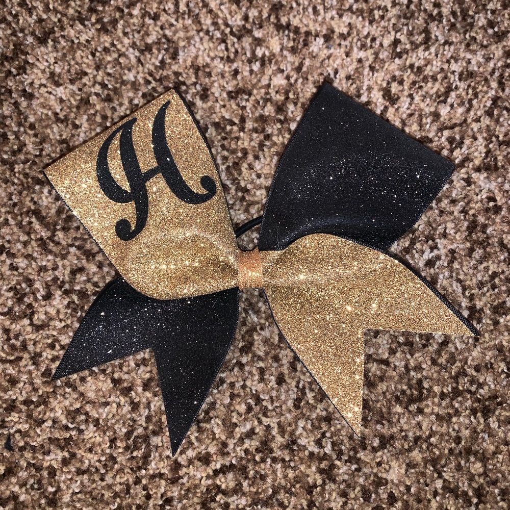 “H” perfect condition cheer bow!!!